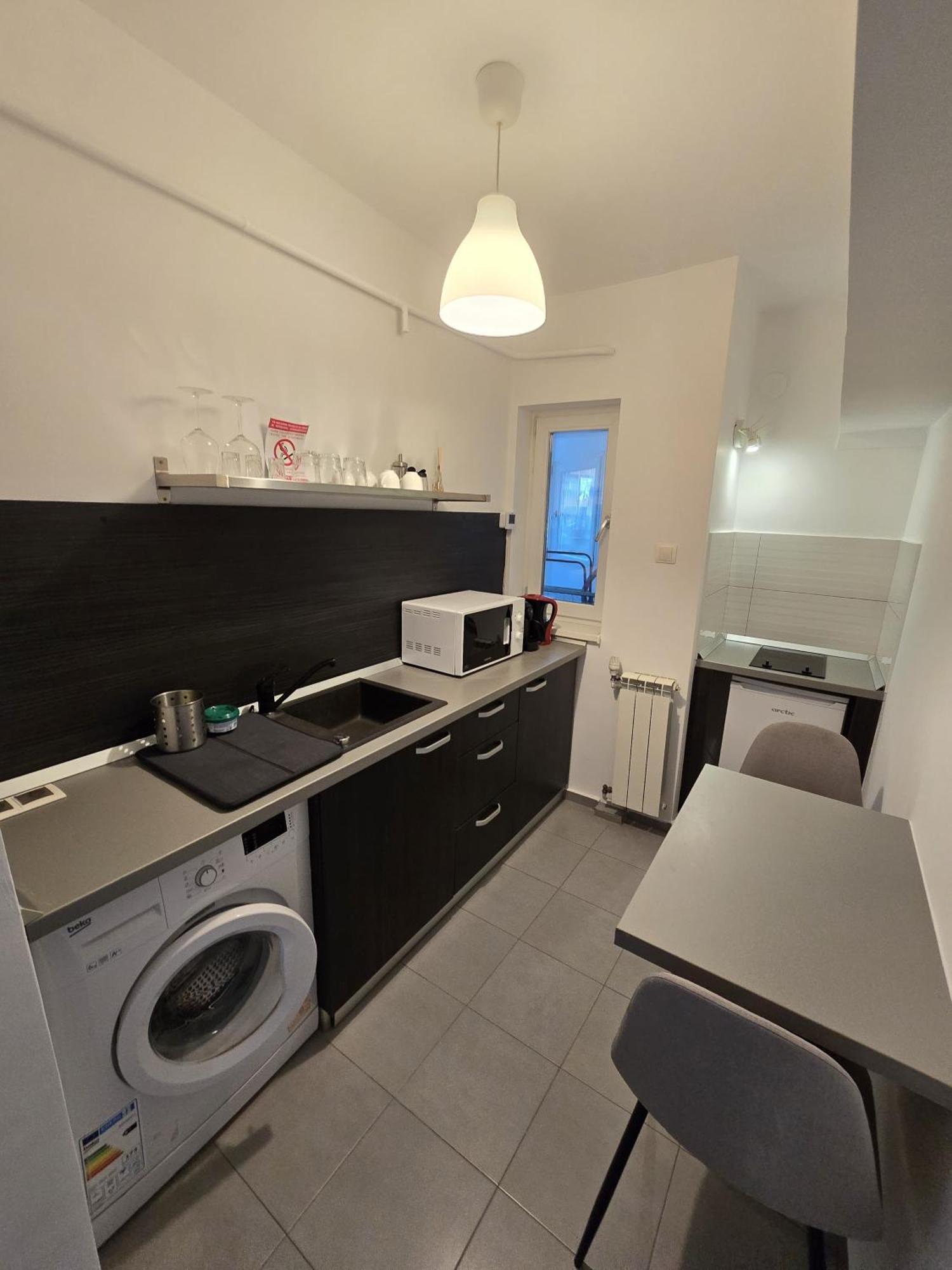 Marcos Apartments - Self Check-In Resita Luaran gambar