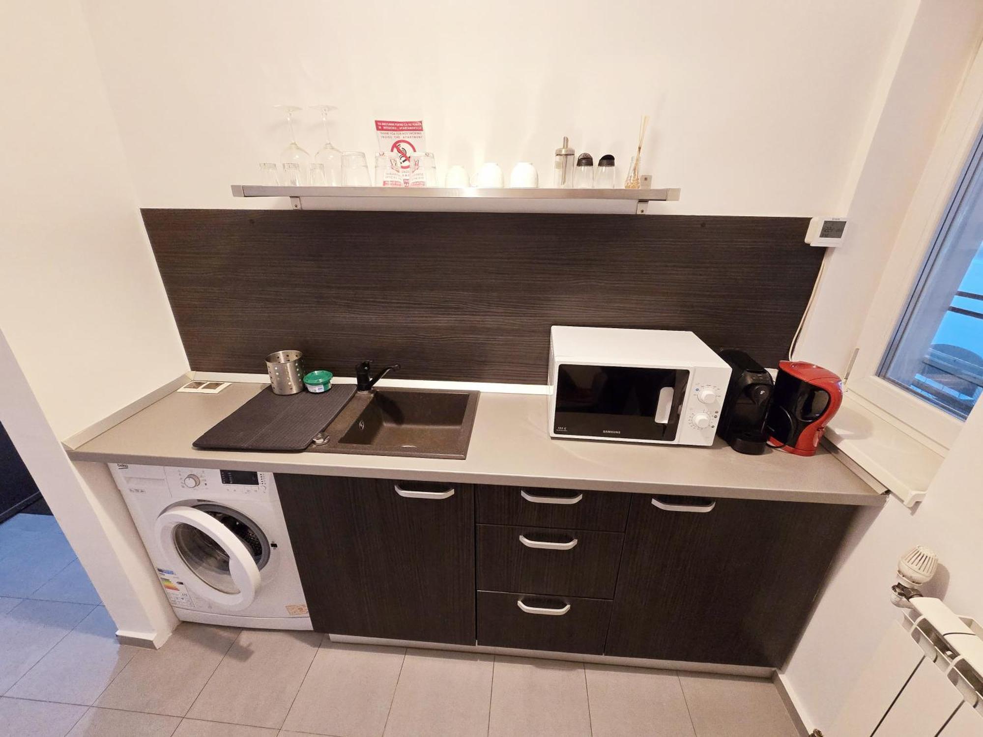 Marcos Apartments - Self Check-In Resita Luaran gambar