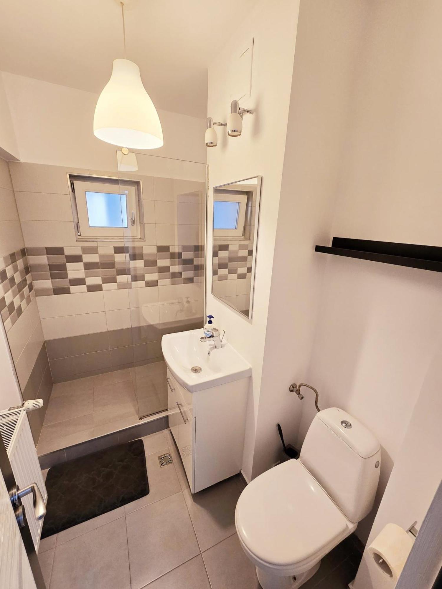 Marcos Apartments - Self Check-In Resita Luaran gambar